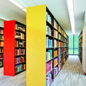 Système de rangement et rayonnage configurable pour bibliothèque